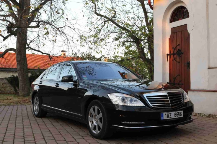 Mercedes Benz S class - hire premium sedan