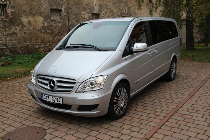 Mercedes Benz Viano - chauffeured minivan to hire