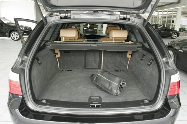 bmw to rent with a driver in Prague