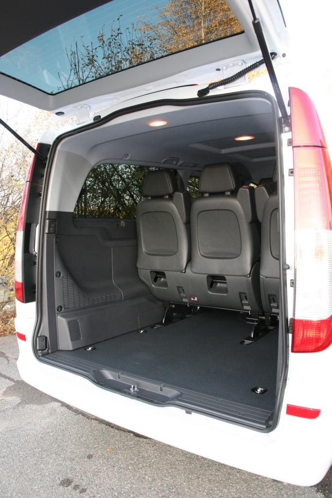 Mercedes Benz VITO - spacious minivan taxi transfers